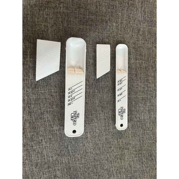 Pampered Chef Adjustable Measuring Spoons Teaspoon Tablespoon Set Of Two White - Picture 4 of 4